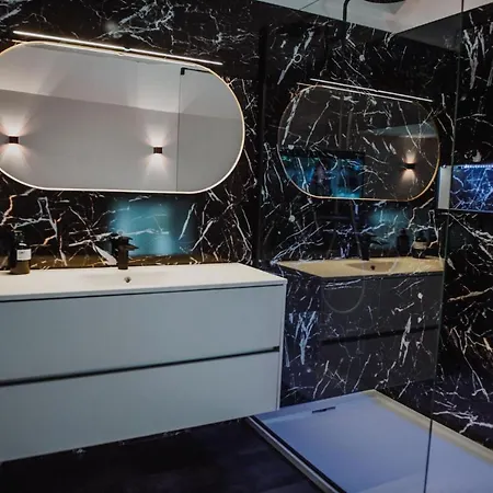 Quinze La Suite Bed & Breakfast Achene